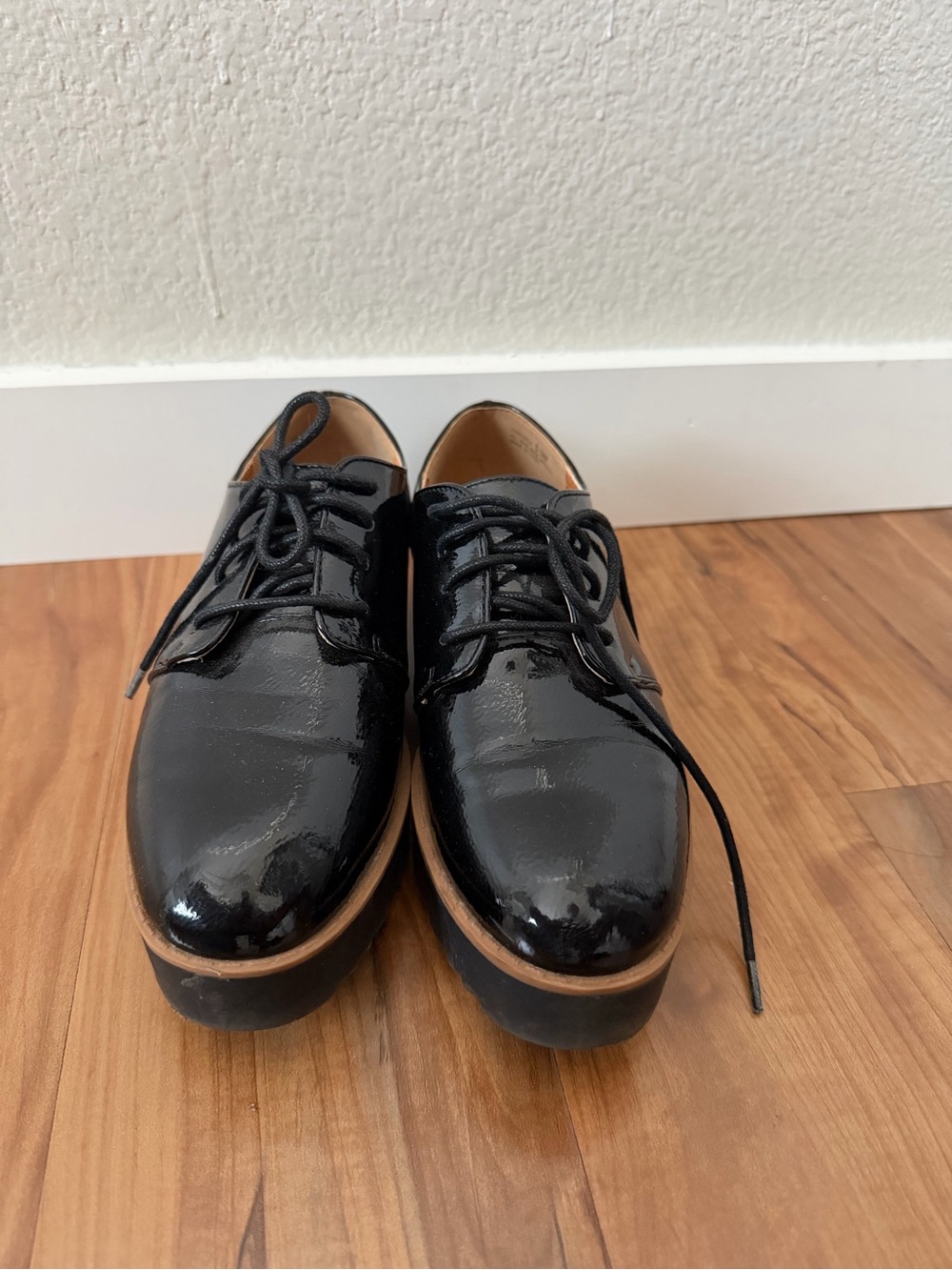 Chinese laundry Black Patent Lace-Up Derby Shoes